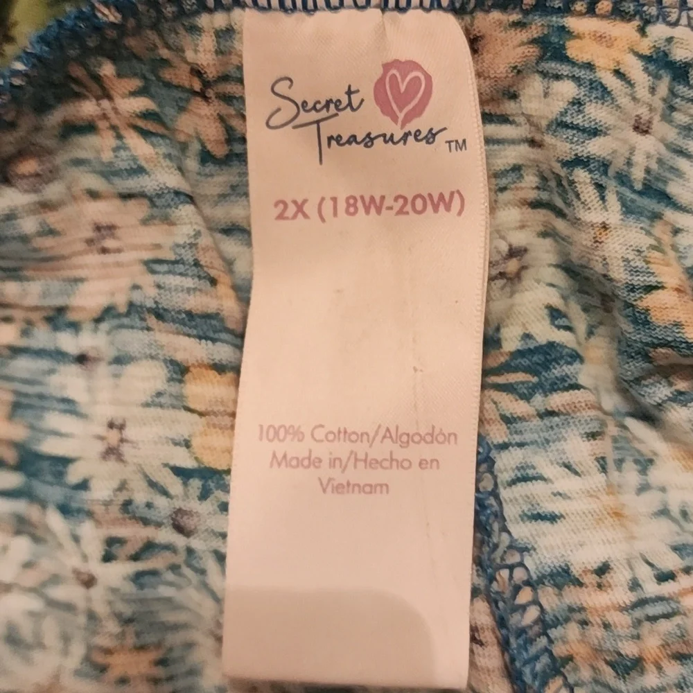 Secret Treasures chic floral